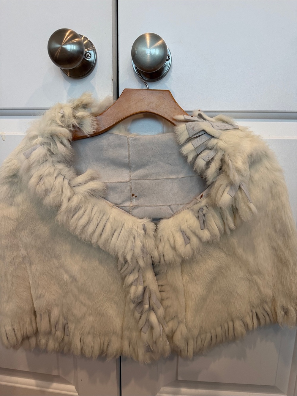 Elegant Cream 100% real rabbit Capelet with Plush Collar